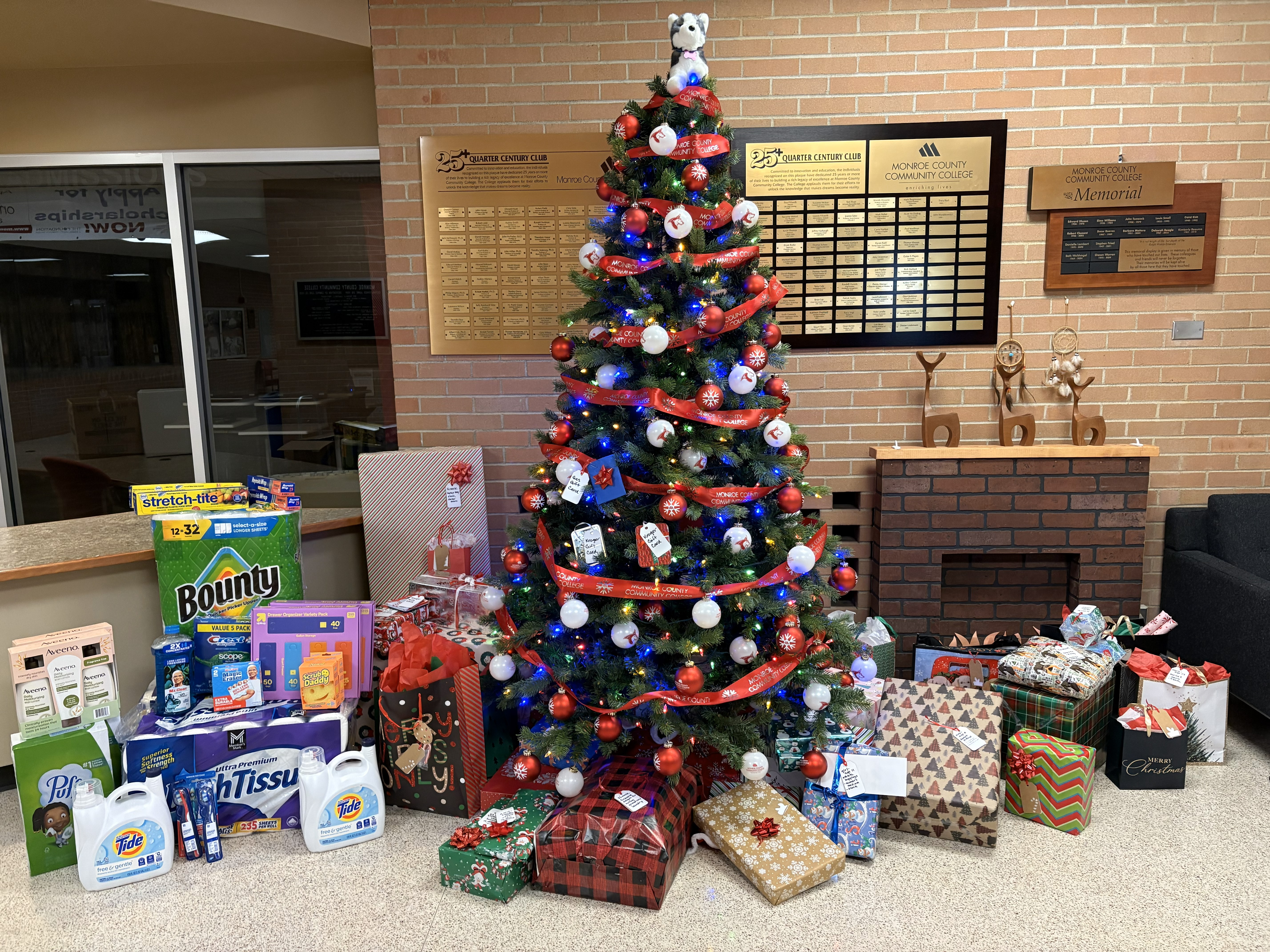 Christmas Tree with gifts