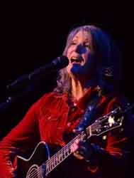 Kathy Mattea sings