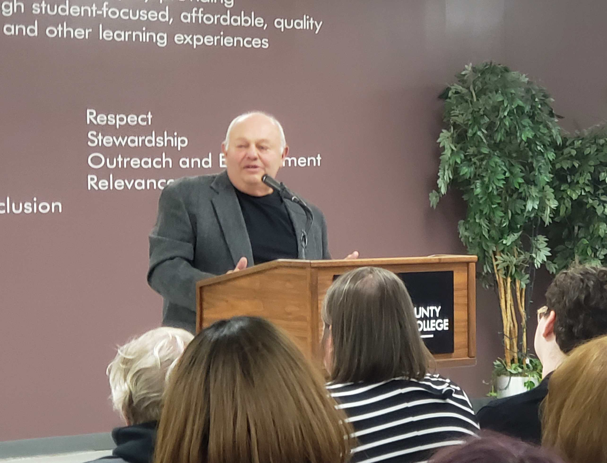 Vajcner at Podium