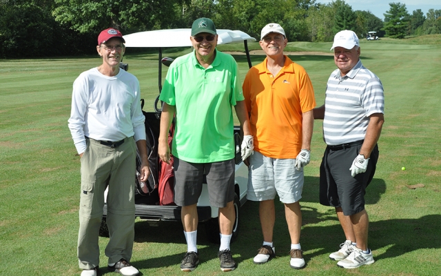 alumni golf outing photo