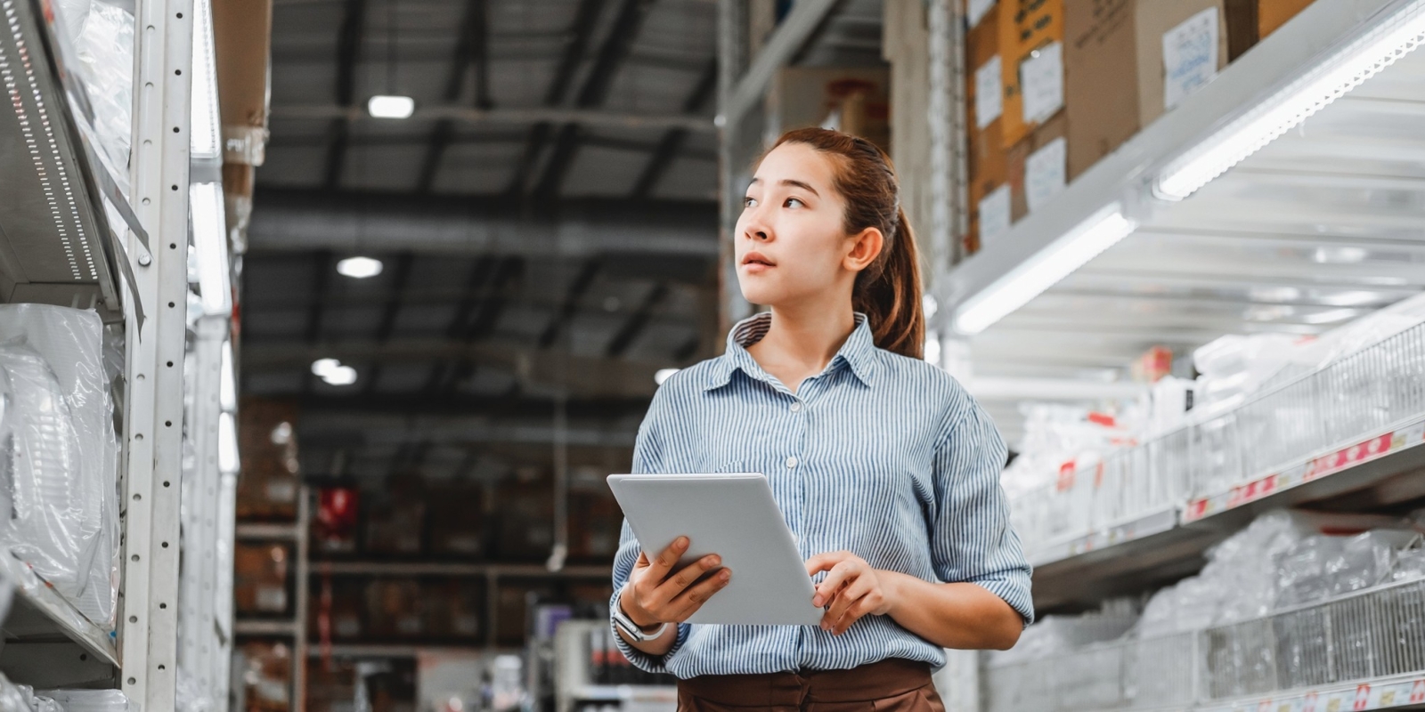 Logistician in a warehouse