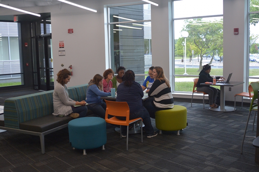 Life Sciences Building - Students meeting in the new collaboration space