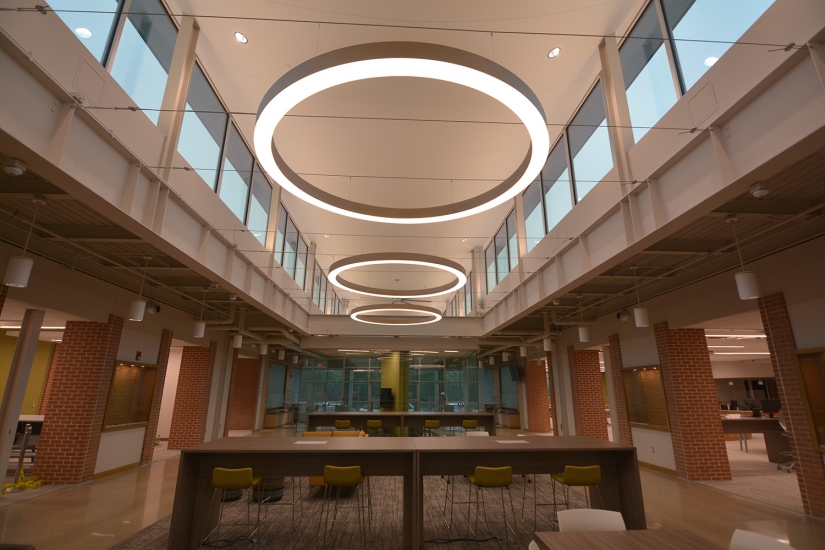 Founders Hall – Wide view of the Atrium and Student Collaboration Space