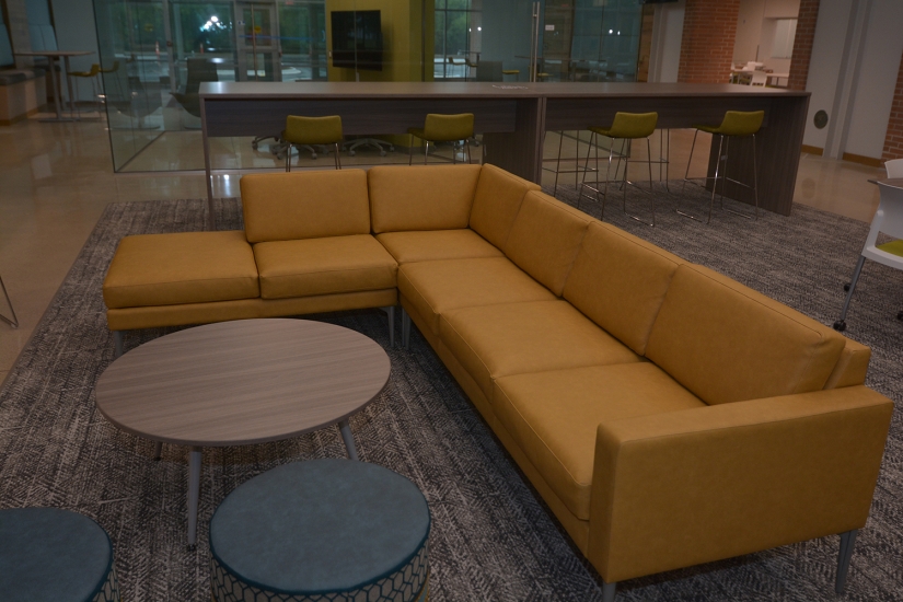 Founders Hall – Atrium center lounge area